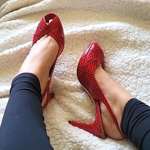 STUART WEITZMAN SLINGBACK KITTEN HEELS